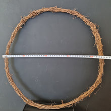 Load image into Gallery viewer, Twig Wreath Skinny - 45cm
